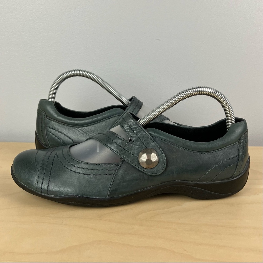 Clarks Artisan Women’s Size 8.5 M Ideo Green Leather Mary Jane Casual Shoes - Picture 3 of 10